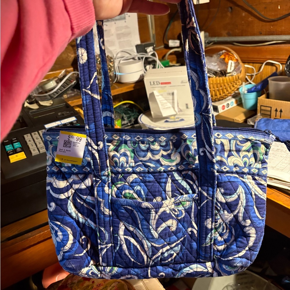 Elegant Blue and White Shoulder Bag with Timeless Appeal